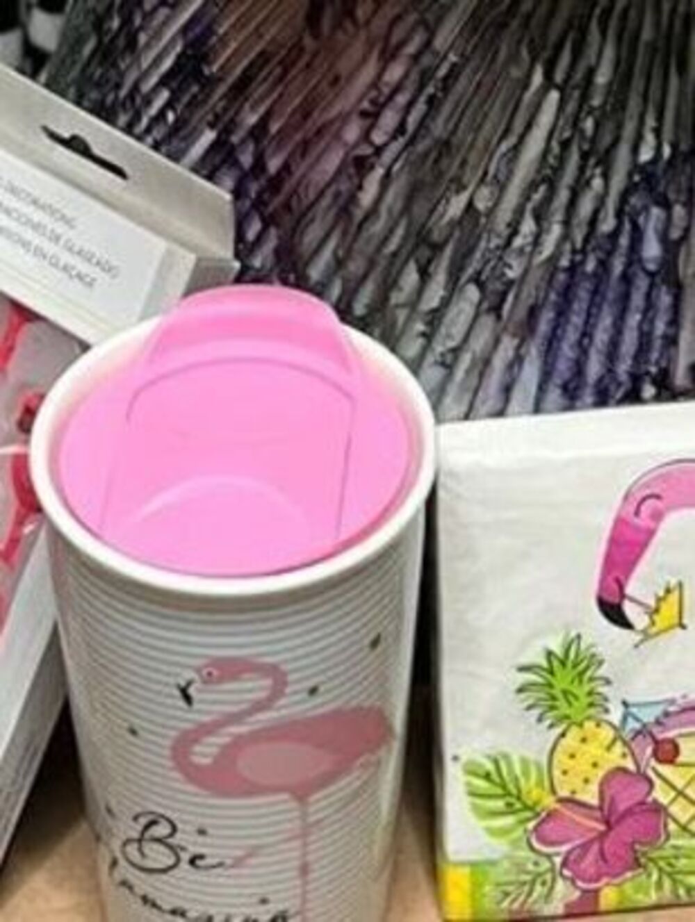 Flamingo party pack.